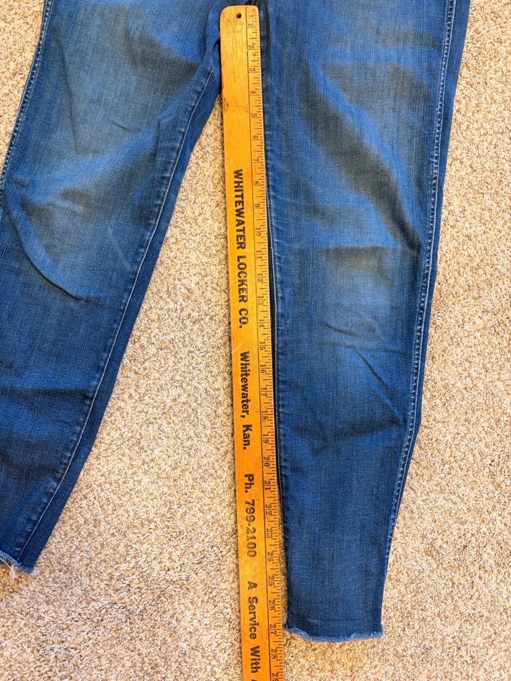 Madewell High-Rise Skinny Jeans in Dark Blue Wash - Picture 3 of 7